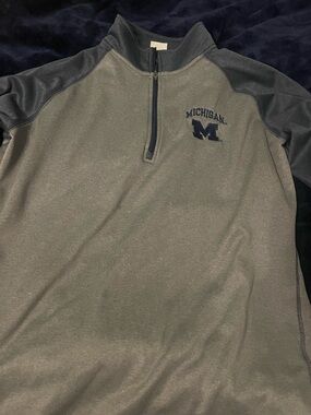 Pro Edge Black and Gray Jacket Collar View